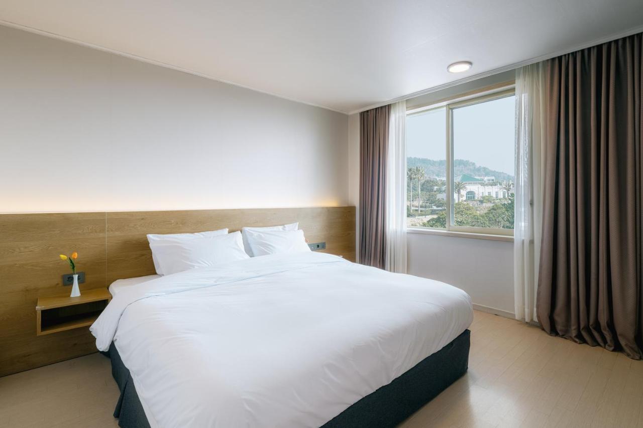 Bloom Hotel Чеджу Екстериор снимка
