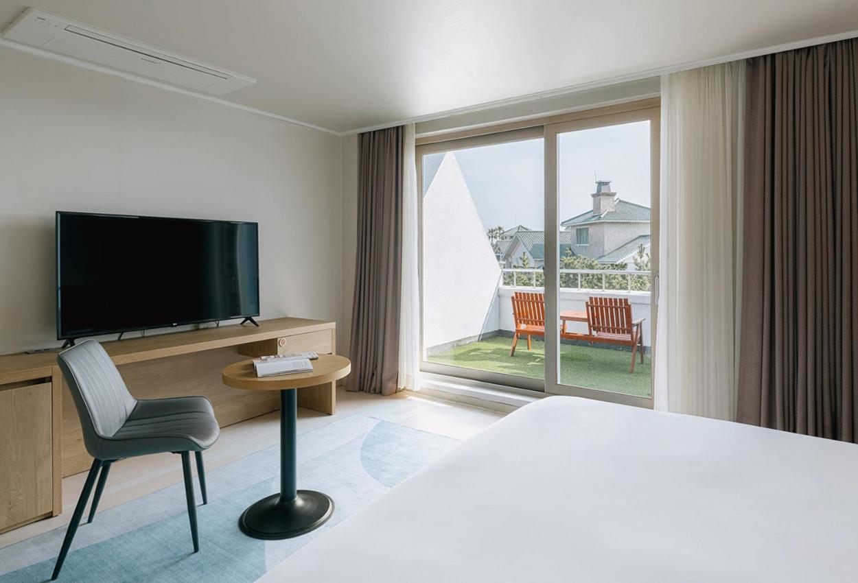 Bloom Hotel Чеджу Екстериор снимка
